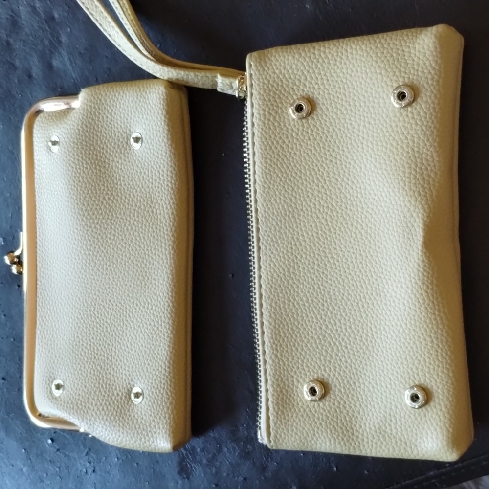 Wristlet - Picture 4 of 4
